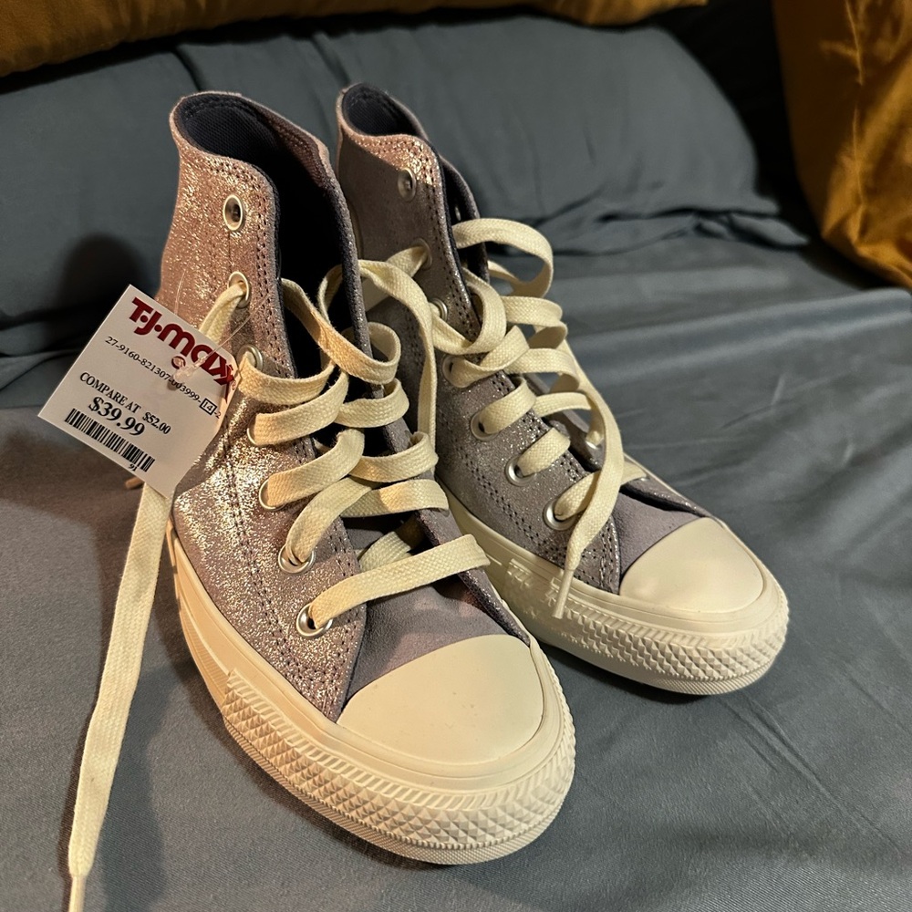 Converse Women's Sneakers - purple sparkle.